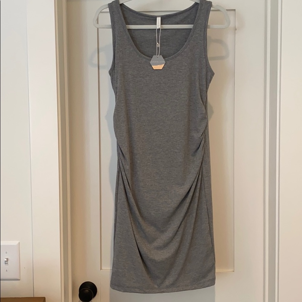 Like new- pinkblush grey ribbed ruched maternity dress